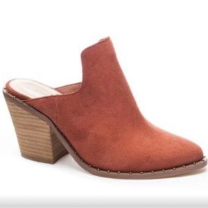 Chinese Laundry Springfield Mules Clay Suede Color